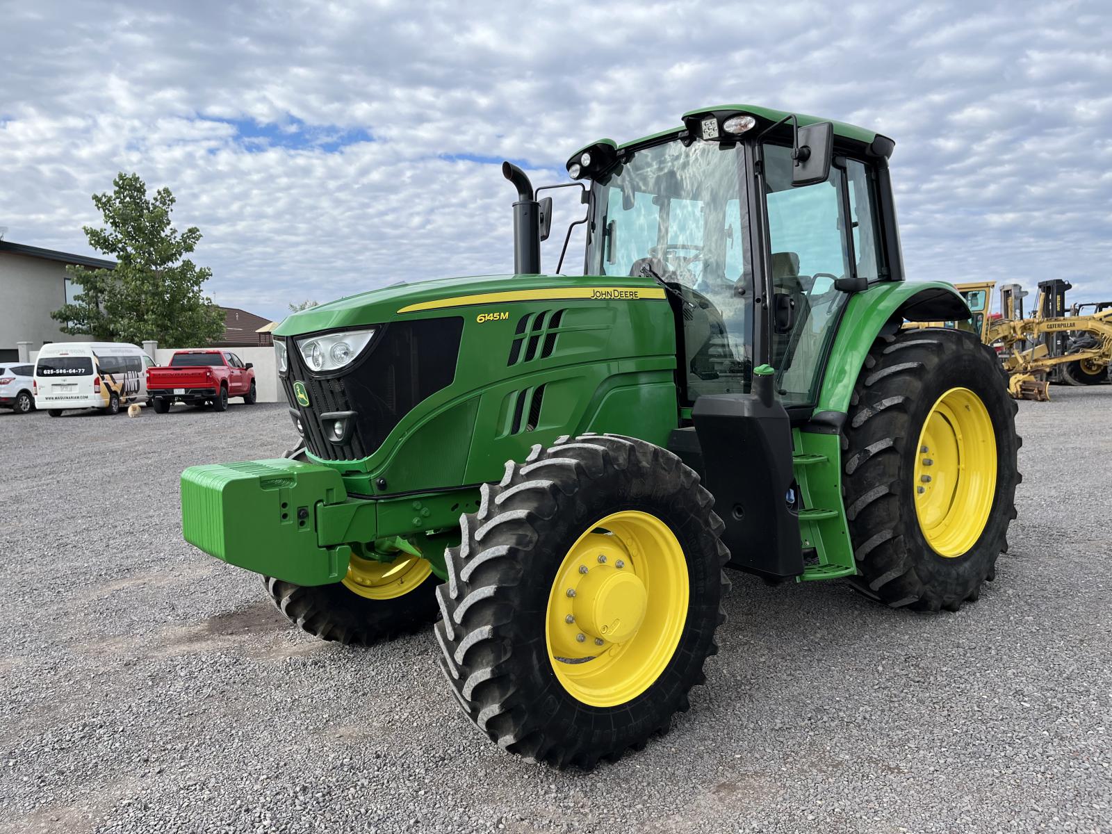 ./imagenes/INVOICE/2019/18102/JOHN DEERE 6145M (4).JPG